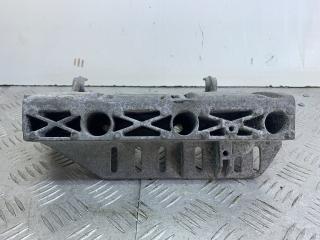 кронштейн (крепление) впускного коллектора Renault Megane 1 поколение [рестайлинг] (1999 - 2003), 1.4 л., K4J 710, бензин, МКПП, оливковый, хетчбэк 5 дв., передний привод, 7700110112