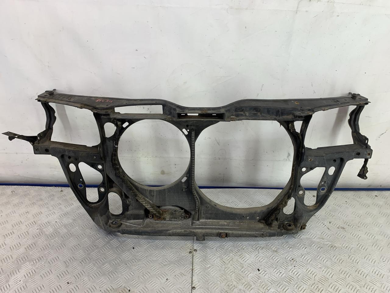 передняя панель крепления облицовки (телевизор) Volkswagen Passat B5 1999, 2.3 л., AGZ, бензин, МКПП, универсал, 3B0805594 - фото №1