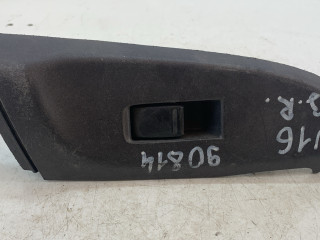 кнопка стеклоподъемника двери задней правой Nissan Almera N16 2003, 1.5 л., бензин, МКПП, светло-голубой, хетчбэк 5 дв., передний привод, 82960BM700