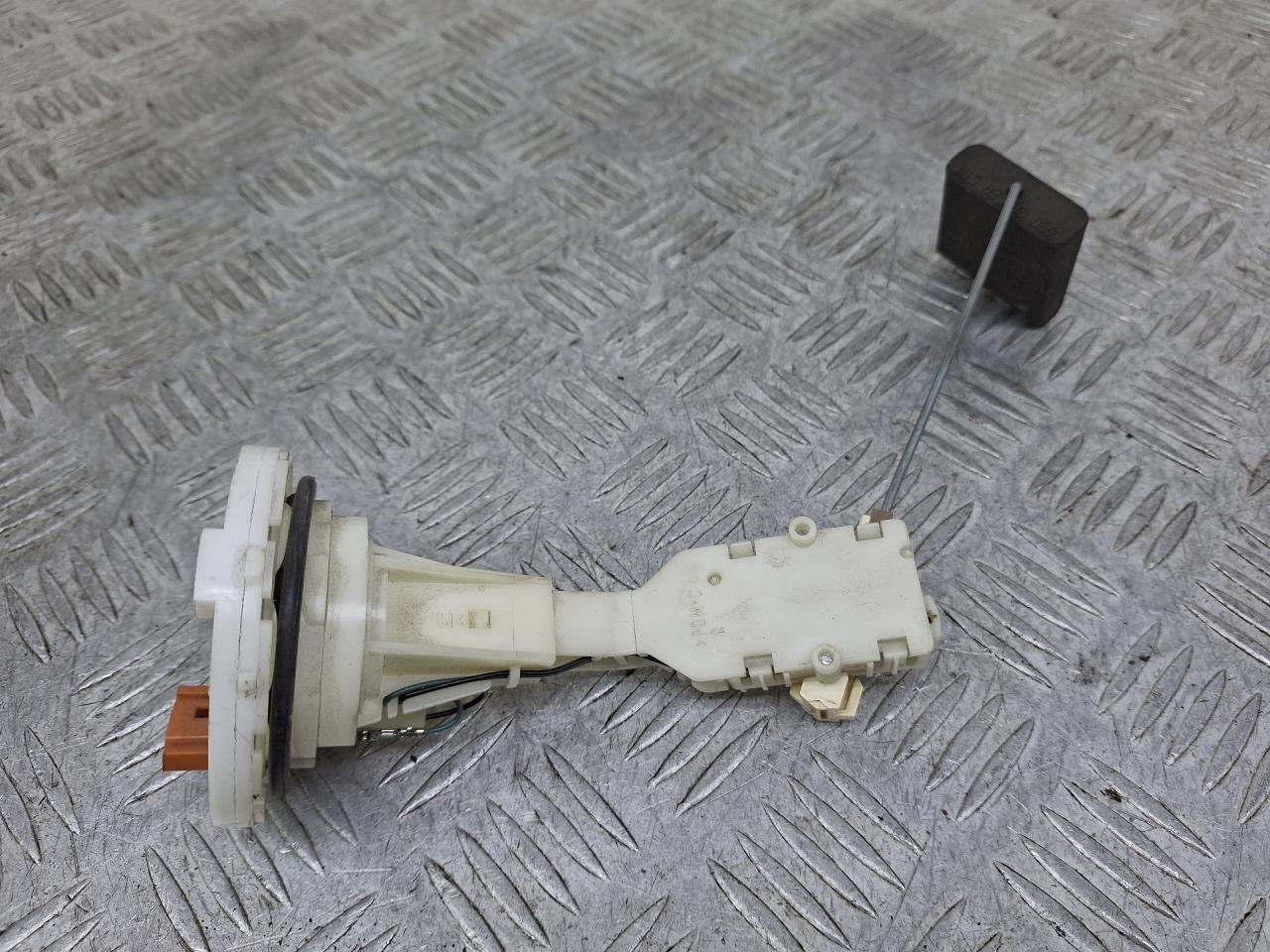 датчик уровня топлива Mercedes-Benz SLK-Класс R170 2000, 2.0 л., M 111.958, бензин, АКПП, черный, кабриолет, задний привод, A1705421317, 221838001016 - фото №1