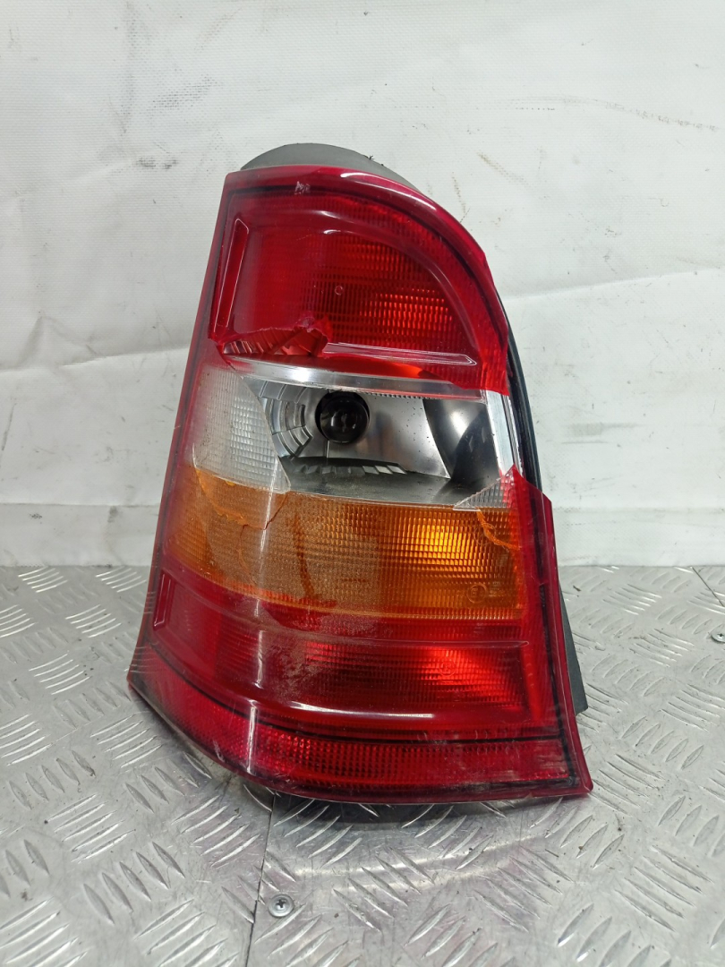 панель заднего левого фонаря Mercedes-Benz A-Класс W168 1999, 1.6 л., M 166.960, бензин, МКПП, синий, минивэн, передний привод - фото №1
