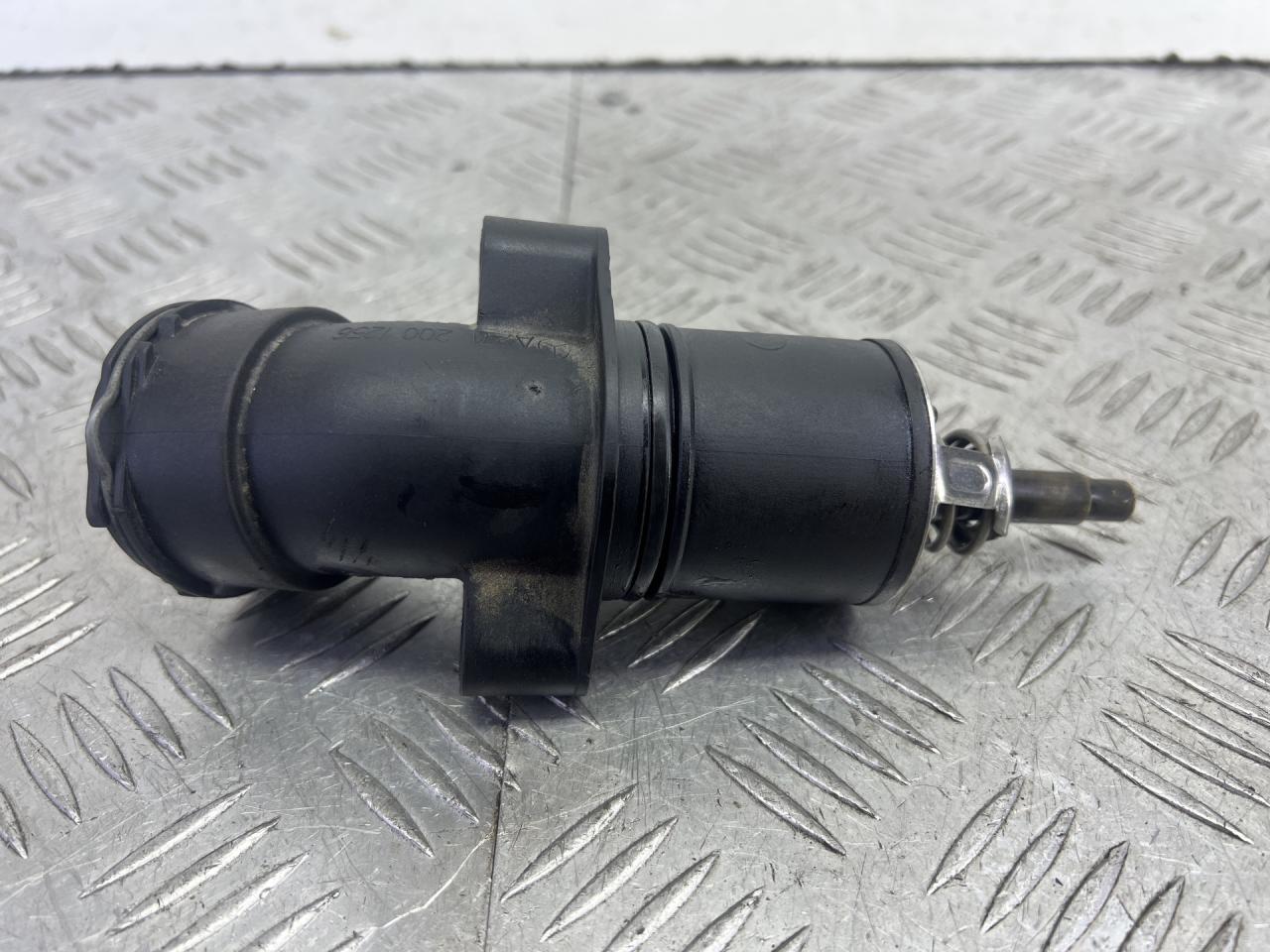 корпус термостата Mercedes-Benz C-Класс W204/S204 2007, 1.8 л., M 271.950, бензин, АКПП, серебро, седан, задний привод, A2712001256 - фото №1