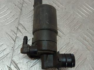 насос (моторчик) омывателя стекла Toyota Aygo 1 поколение AB10 [рестайлинг] 2010, 1.0 л., 1KR-FE, бензин, МКПП, красный, хетчбэк 5 дв., передний привод