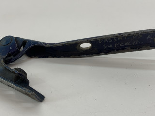 петля капота правая Volkswagen Passat B5 1998, 3B0823302A