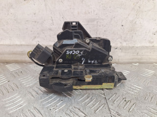 замок двери задней левой Ford Focus 1 поколение 2000, 1.6 л., FYDC, бензин, МКПП, серебро, универсал, передний привод