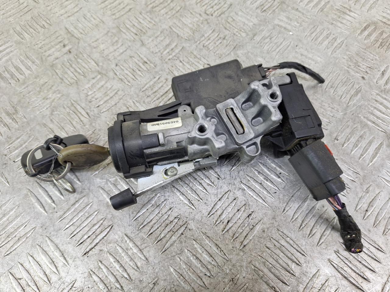 замок зажигания Chrysler Voyager 4 поколение 2004, 2.5 л., ENJ, дизель, МКПП, темно-синий, минивэн, передний привод, 04690918AB - фото №1