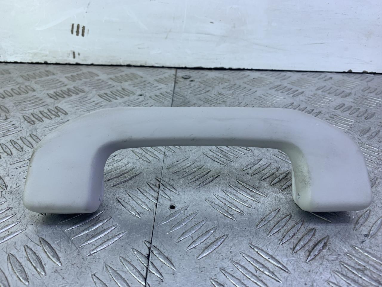 ручка внутренняя потолочная Mercedes-Benz E-Класс W213/S213/C238/A238 (2016 - 2020), 2.0 л., OM 654.920, дизель, АКПП, серый, седан, задний привод, A1668100054Q12 - фото №1