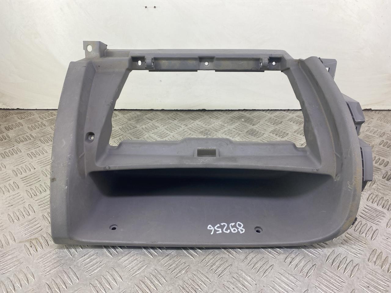 бардачок Kia Picanto 1 поколение 2006, 1.1 л., бензин, МКПП, черный, хетчбэк 5 дв., передний привод - фото №1