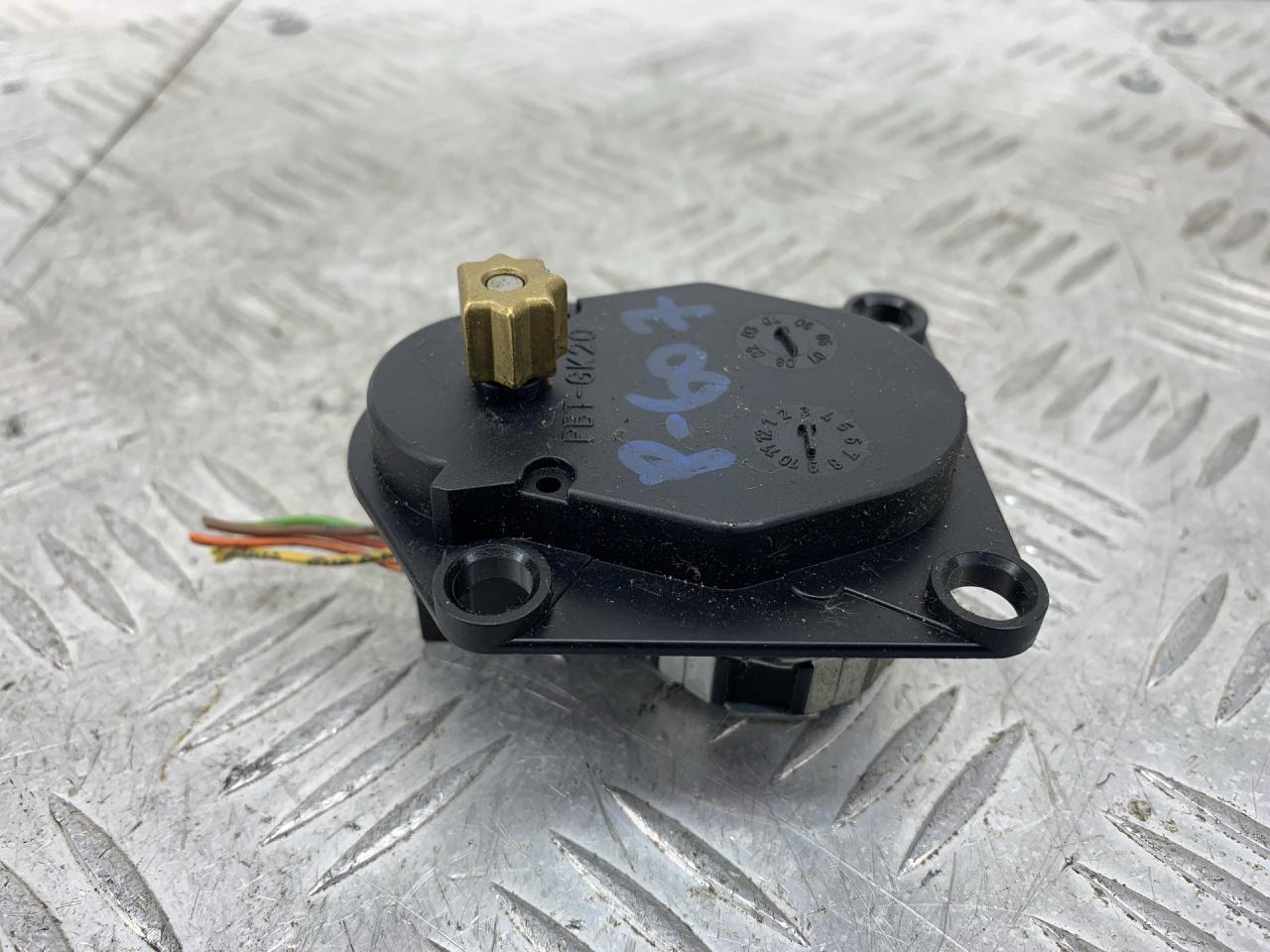 моторчик заслонки печки Peugeot 607 1 поколение (2000 - 2004), 657102JD - фото №1