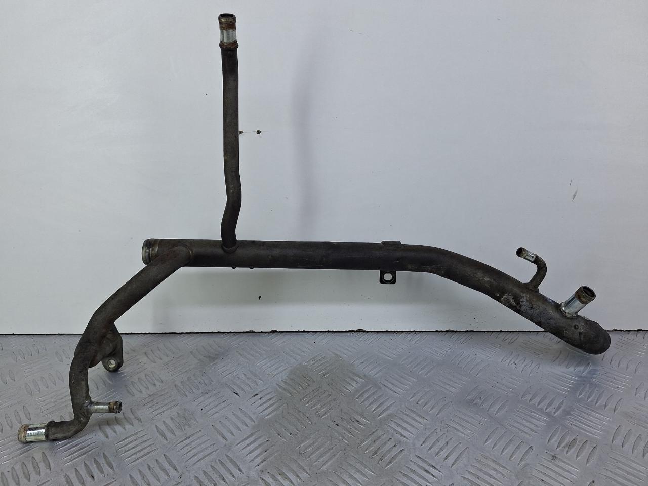 трубка охлаждающей жидкости Volvo V70 2 поколение 2001, 2.4 л., B 5244 T3, бензин, АКПП, серебро, универсал, полный привод - фото №1