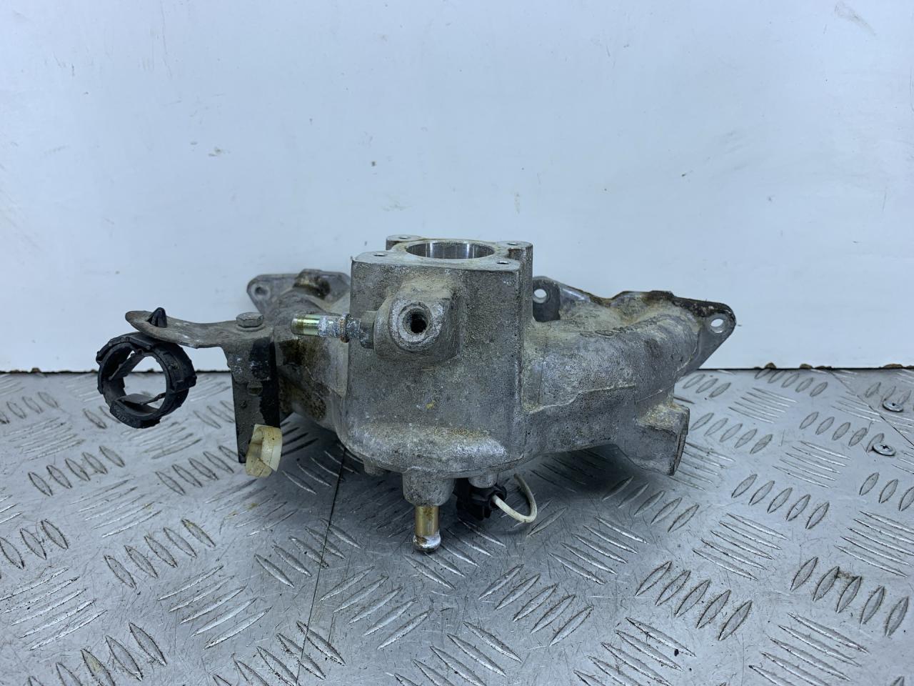 коллектор впускной Peugeot 106 1 поколение (1991 - 1996), 1.1 л., HDZ (TU1M), бензин, передний привод, 9620543380 - фото №1