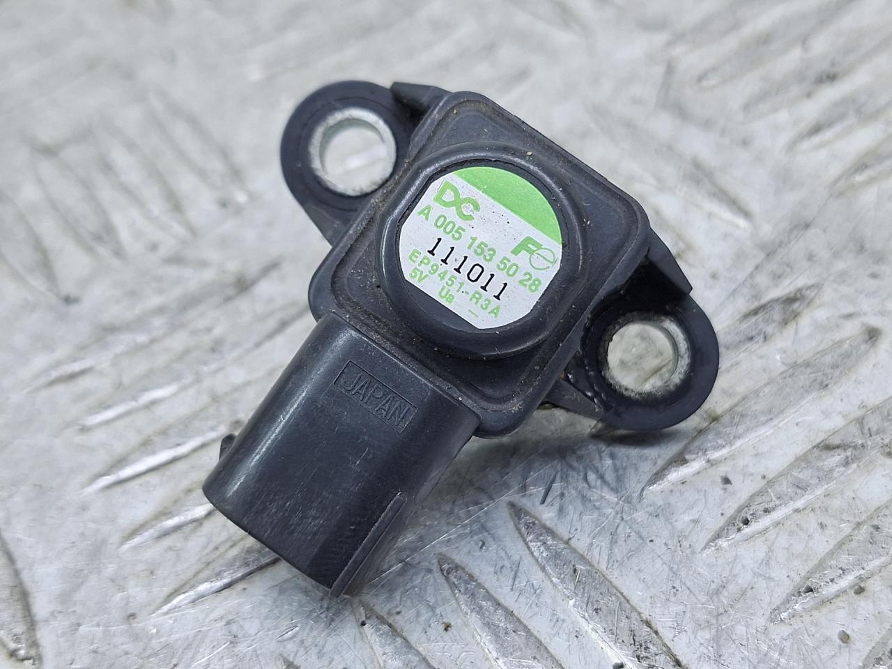 датчик абсолютного давления Mercedes-Benz Sprinter 2 поколение (W906) (2006 - 2014), 2.1 л., OM 651.955, дизель, МКПП, зеленый, задний привод, A0051535028 - фото №1