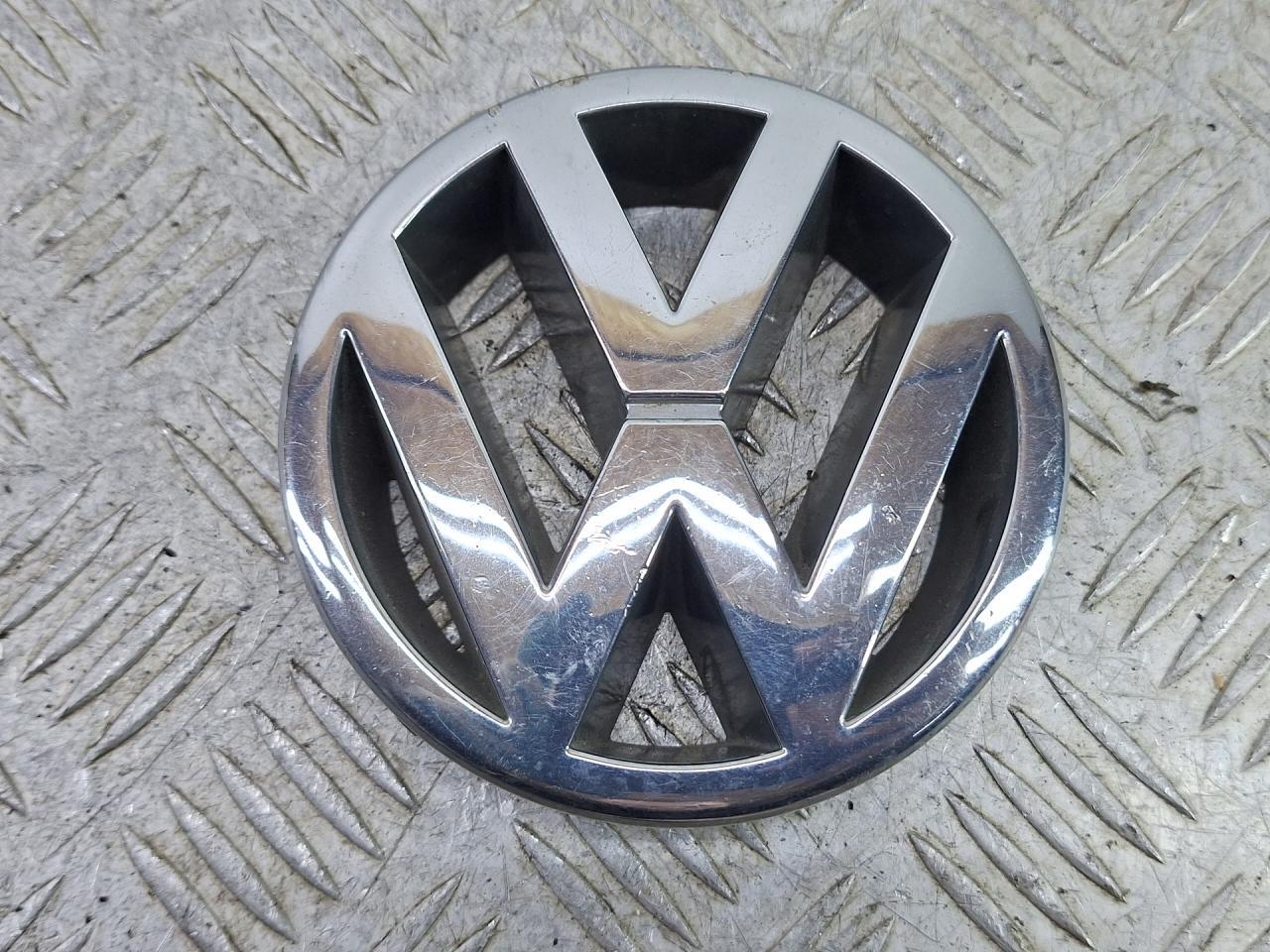 эмблема Volkswagen Caddy 3 поколение (2004 - 2010), 3B0853601, 3B0853601A - фото №1