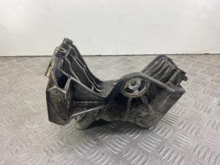 кронштейн компрессора кондиционера Lancia Thesis 1 поколение 2005, 2.4 л., 841 D.000, бензин, МКПП, темно-синий, седан, передний привод, 46768977