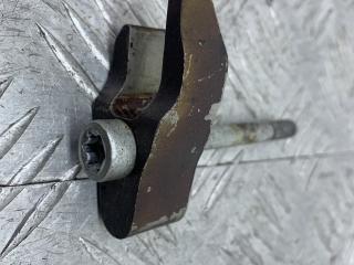 крепление форсунки Mercedes-Benz Sprinter 2 поколение (W906) (2006 - 2014), 2.1 л., OM 651.955, дизель, МКПП, зеленый, задний привод