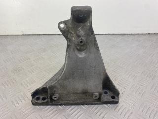 кронштейн двигателя Volkswagen Passat B5 1999, 1.8 л., APT, бензин, 5МКПП, зеленый, универсал, передний привод, 8D0199308L