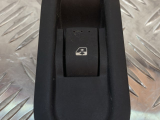 кнопка стеклоподъемника двери задней правой Renault Duster 1 поколение [рестайлинг] 2017, 8200599913G