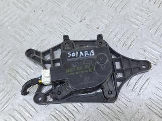 моторчик заслонки печки Hyundai Solaris 1 поколение 2012, 1.4 л., G4FA, бензин, МКПП, черный, хетчбэк 5 дв., передний привод, H400730880