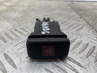 кнопка аварийной сигнализации Toyota Aygo 1 поколение AB10 [рестайлинг] 2010, 1.0 л., 1KR-FE, бензин, МКПП, красный, хетчбэк 5 дв., передний привод, 153641