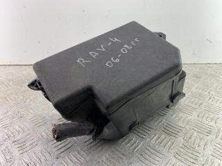 блок предохранителей Toyota RAV4 3 поколение (XA30) (2005 - 2008)