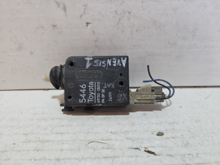 активатор замка багажника Toyota Avensis 1 поколение (T220) [рестайлинг] (2000 - 2003), 6915005010