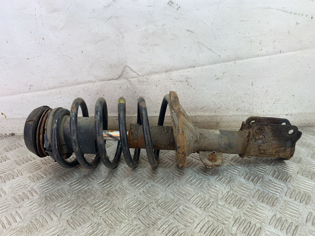 стойка передняя правая Chevrolet Nubira 1 поколение 2007, 2.0 л., Z 20 DM, дизель, МКПП, универсал, передний привод - фото №1