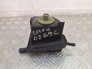 бачок гидроусилителя Volkswagen Golf 4 поколение 2001, 1.4 л., бензин, МКПП, хетчбэк 5 дв., передний привод, 1J0422371B