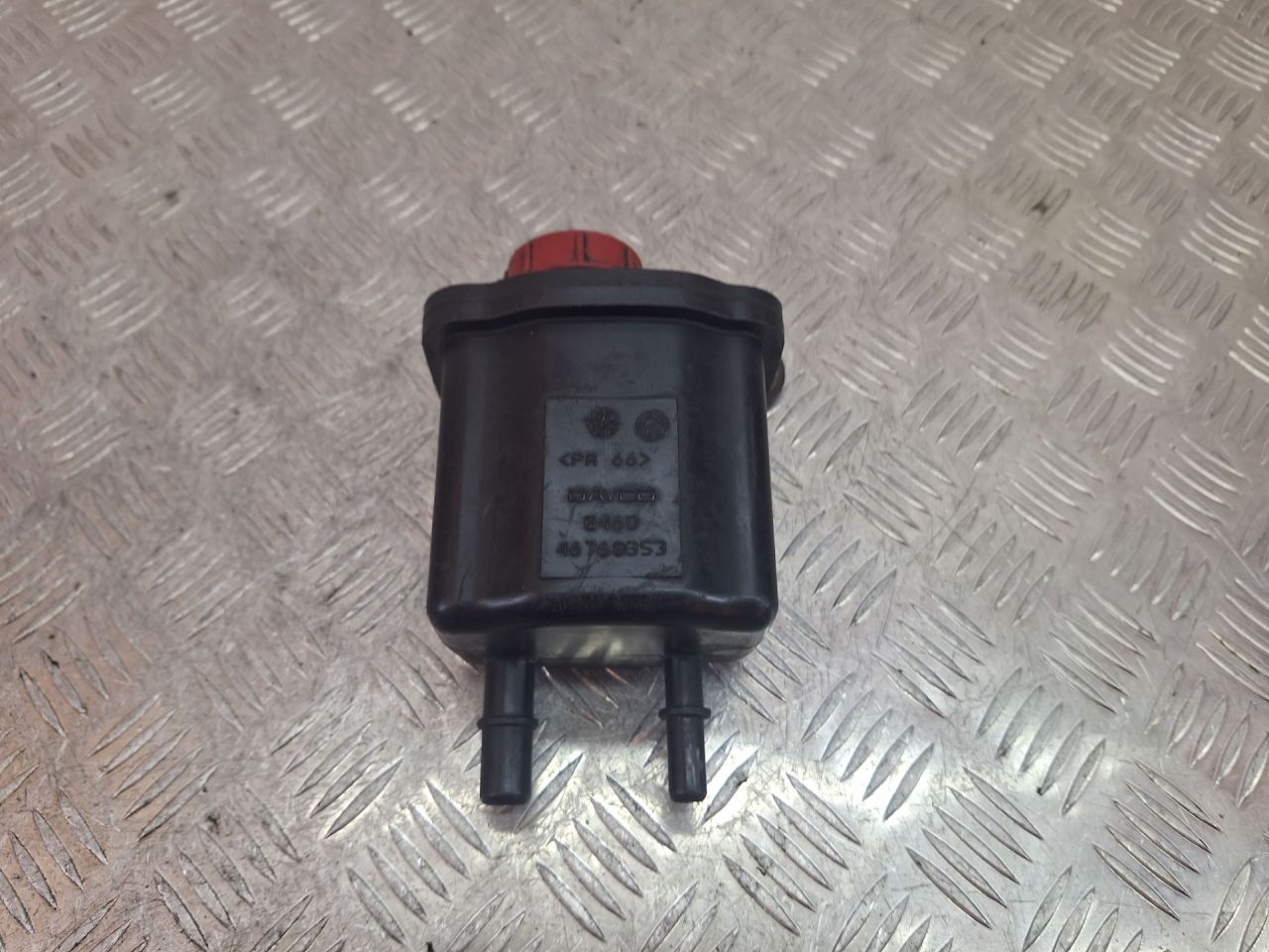 бачок гидроусилителя Alfa Romeo GT 1 поколение 2006, 1.9 л., 937 A5.000, дизель, МКПП, черный, купе, передний привод, 46768353 - фото №1