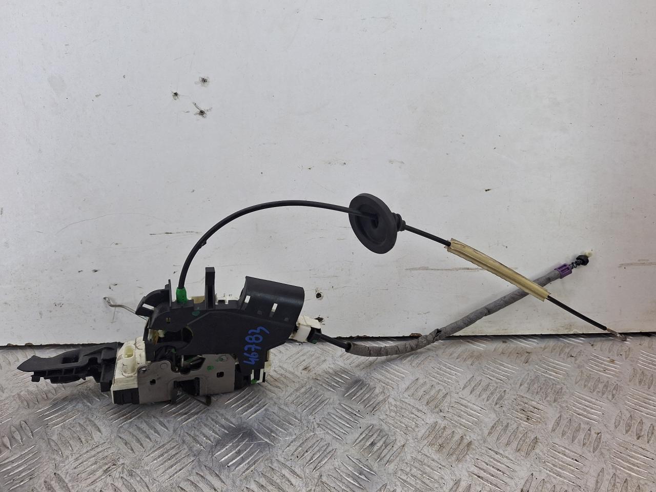 замок двери передней левой Mercedes-Benz E-Класс W212/S212/C207/A207 C207 2011, 2.1 л., OM 651.911, дизель, АКПП, черный, кабриолет, задний привод, A2047202735 - фото №1