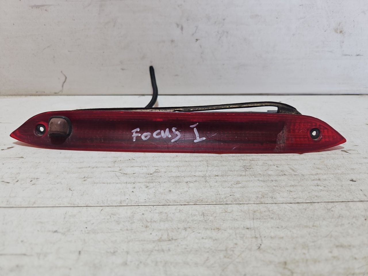 дополнительный стоп-сигнал Ford Focus 1 поколение (1998 - 2001), хетчбэк 3 дв., XS4X13A613CD - фото №1