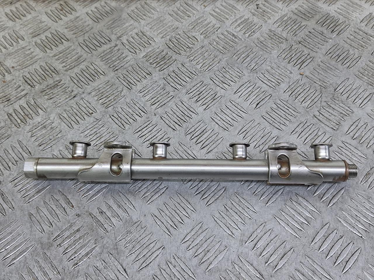 топливная рампа Skoda Octavia 3 поколение (A7) 2016, 1.4 л., CZDA, бензин, хетчбэк 5 дв., передний привод, 04E133320D, 1620611119 - фото №1