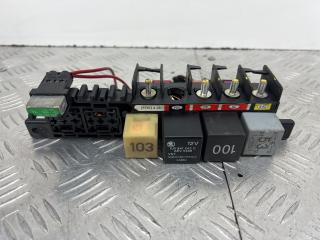 блок реле Skoda Octavia 1 поколение (A4) [рестайлинг] 1U 2010, 1.9 л., AXR, дизель, 5МКПП, красный, хетчбэк 5 дв., передний привод, 8L0941822