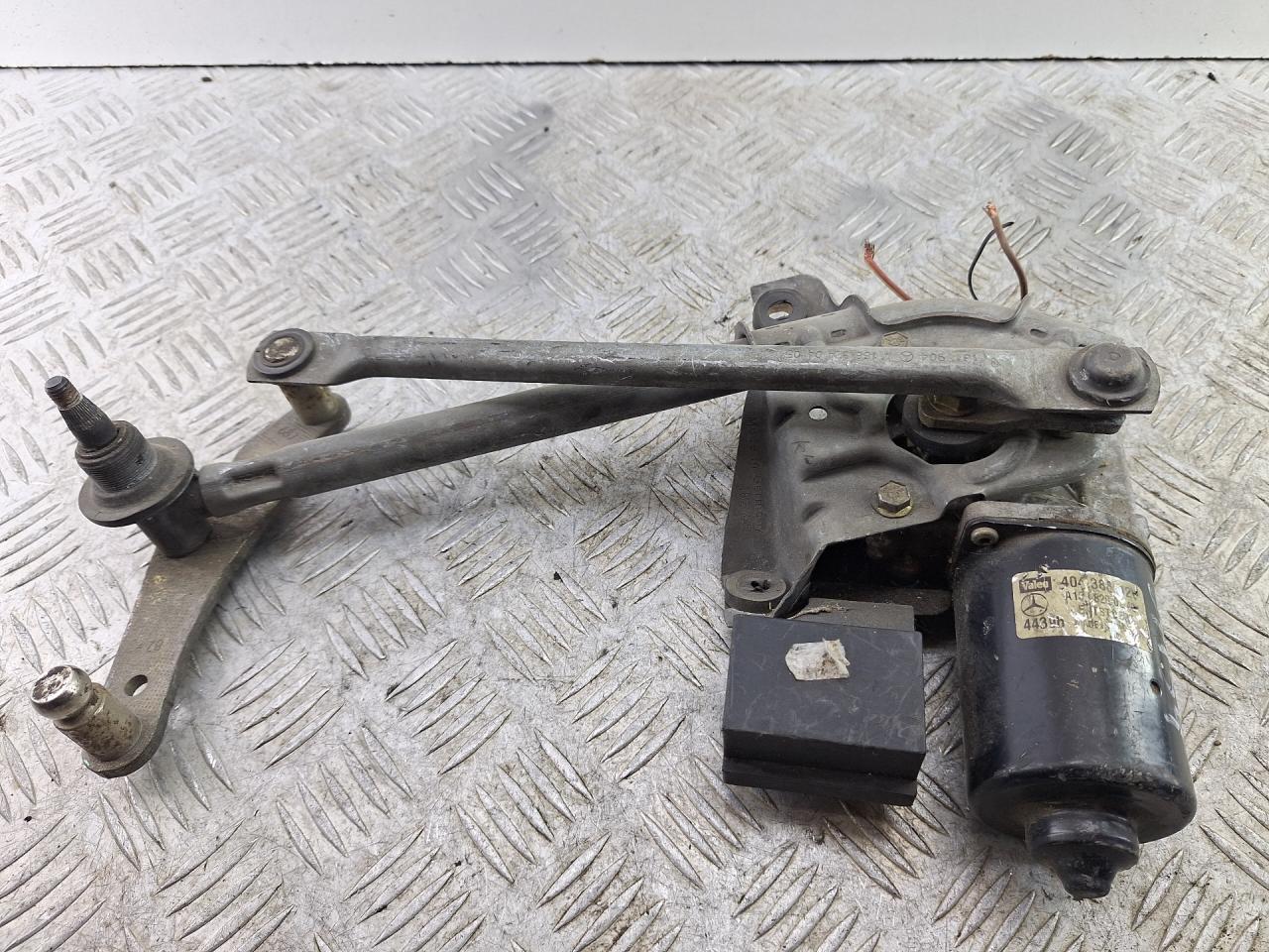 механизм стеклоочистителя (трапеция дворников) Mercedes-Benz A-Класс W168 1999, 1.9 л., M 166.990, бензин, черный, минивэн, передний привод, A1698240405 - фото №1