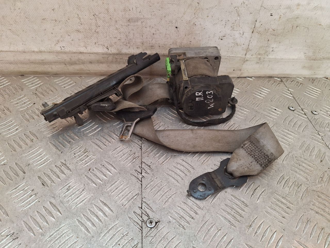 ремень безопасности Mercedes-Benz C-Класс W203/S203/CL203 2003, 2.7 л., дизель, универсал, задний привод, 27213118, 33015229F - фото №1