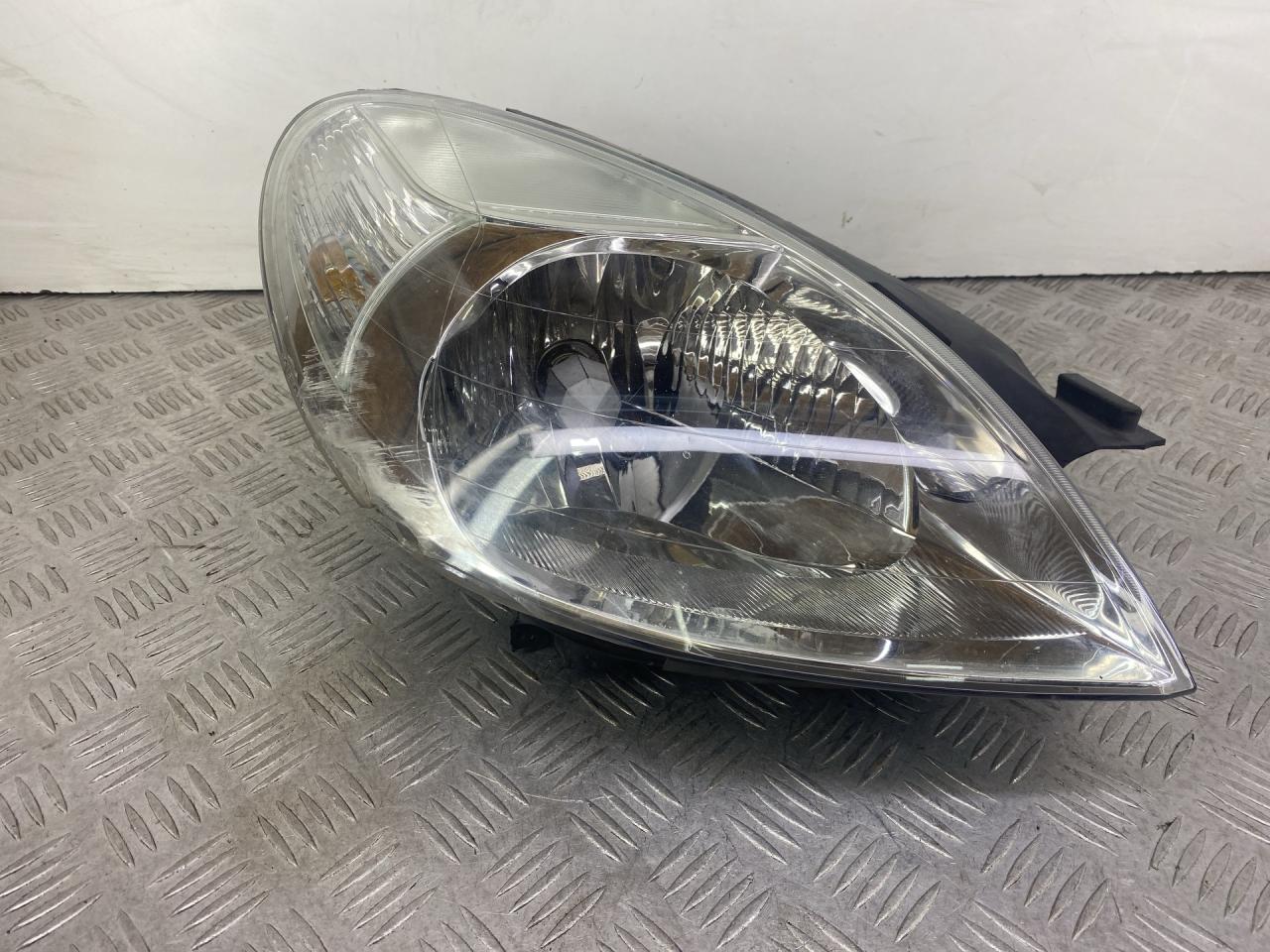 фара правая Citroen Xsara Picasso 1 поколение 2004, 1.8 л., 6FZ (EW7J4), бензин, МКПП, серый, передний привод, 9649557380, 89310180 - фото №1