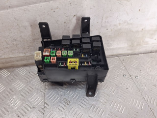 блок предохранителей Mitsubishi Space Star 1 поколение [рестайлинг] 2003, 1.9 л., дизель, МКПП, минивэн, передний привод