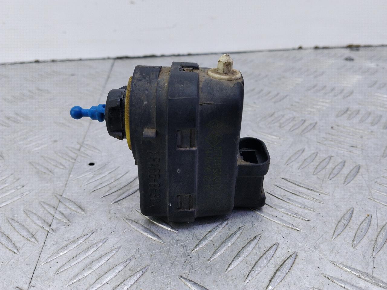 корректор фар Renault Clio 2 поколение (1998 - 2002), M7700415343 - фото №1