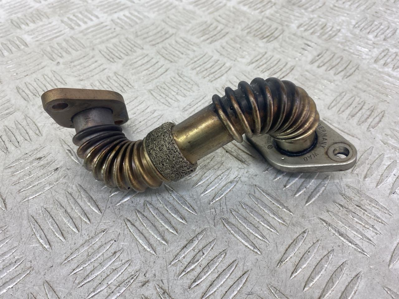 трубка системы рециркуляции EGR Volkswagen Passat B5 2000, 1.9 л., дизель, зеленый, универсал, передний привод, 028131521AD - фото №1