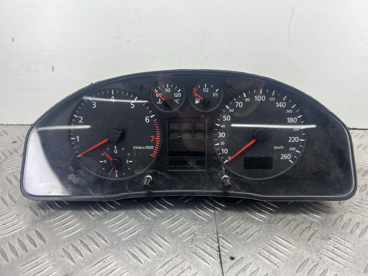 щиток приборов (приборная панель) Audi A4 B5 (1994 - 1999), 8D0919860G - фото №1