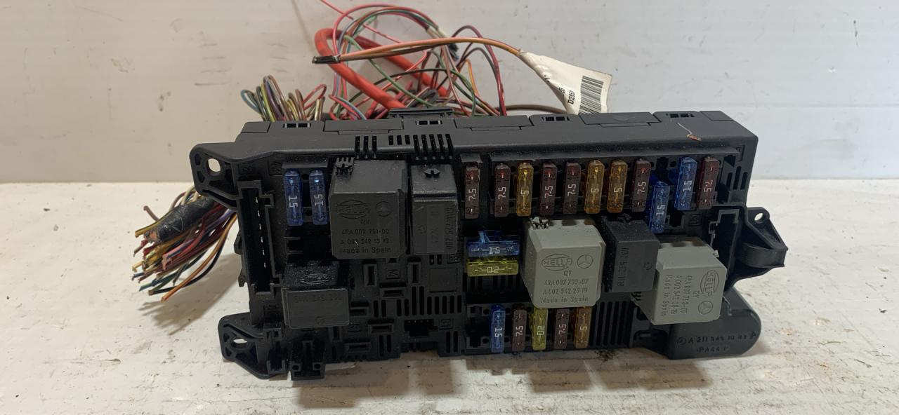 блок комфорта Mercedes-Benz E-Класс W211/S211 2004, 3.2 л., OM 648.961, дизель, АКПП, черный, универсал, задний привод, 2115453901 - фото №1