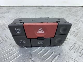 кнопка аварийной сигнализации Fiat Panda 2 поколение [рестайлинг] 2012, 1.2 л., 188 A4.000, бензин, МКПП, красный, хетчбэк 5 дв., передний привод, 735357113