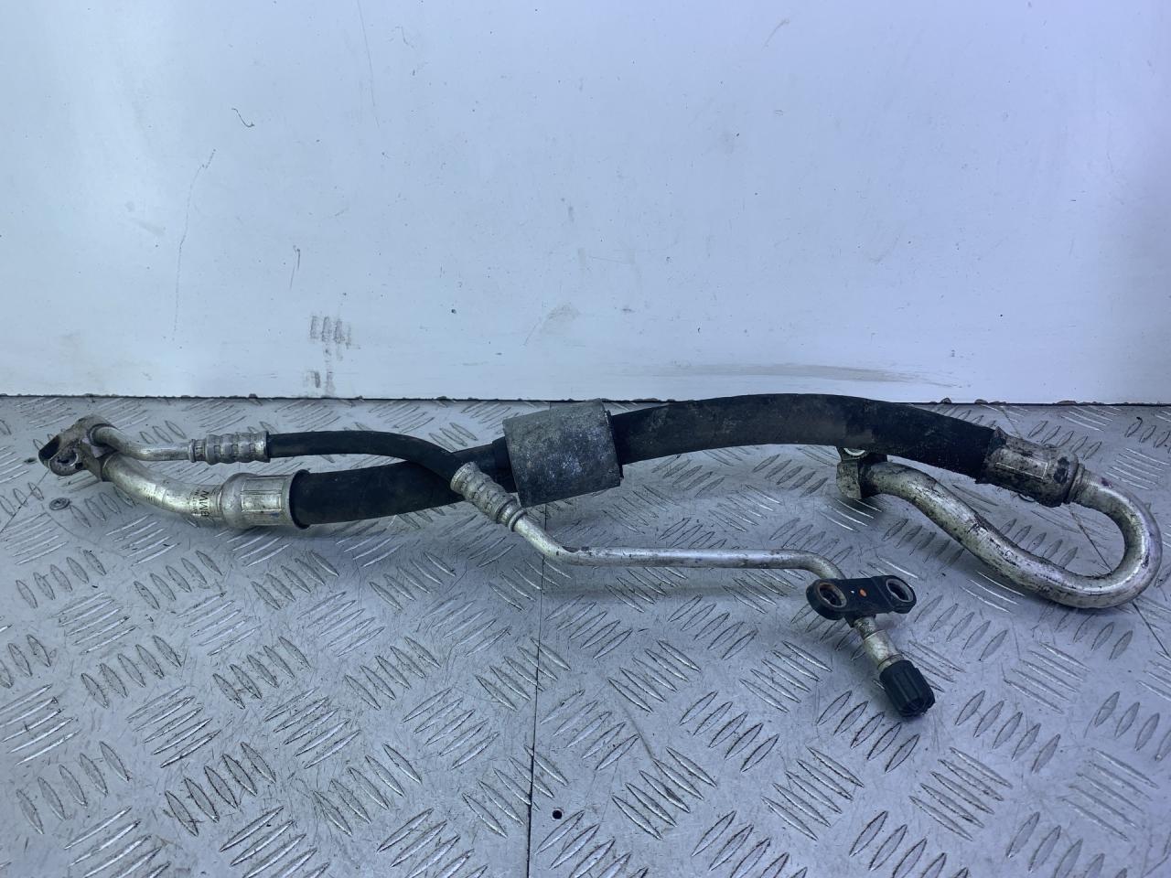 трубка кондиционера BMW 3 серия E90/E91/E92/E93 (2004 - 2010), 2.0 л., M47N 204 D4, дизель, АКПП, 692753809 - фото №1