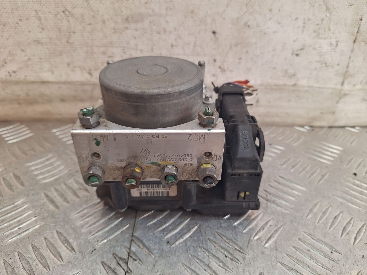 блок ABS Dacia Sandero 1 поколение 2010, 1.2 л., D4F 732, бензин, МКПП, красный, седан, передний привод, 0265800584, 0265232198, 8200756095 - фото №1