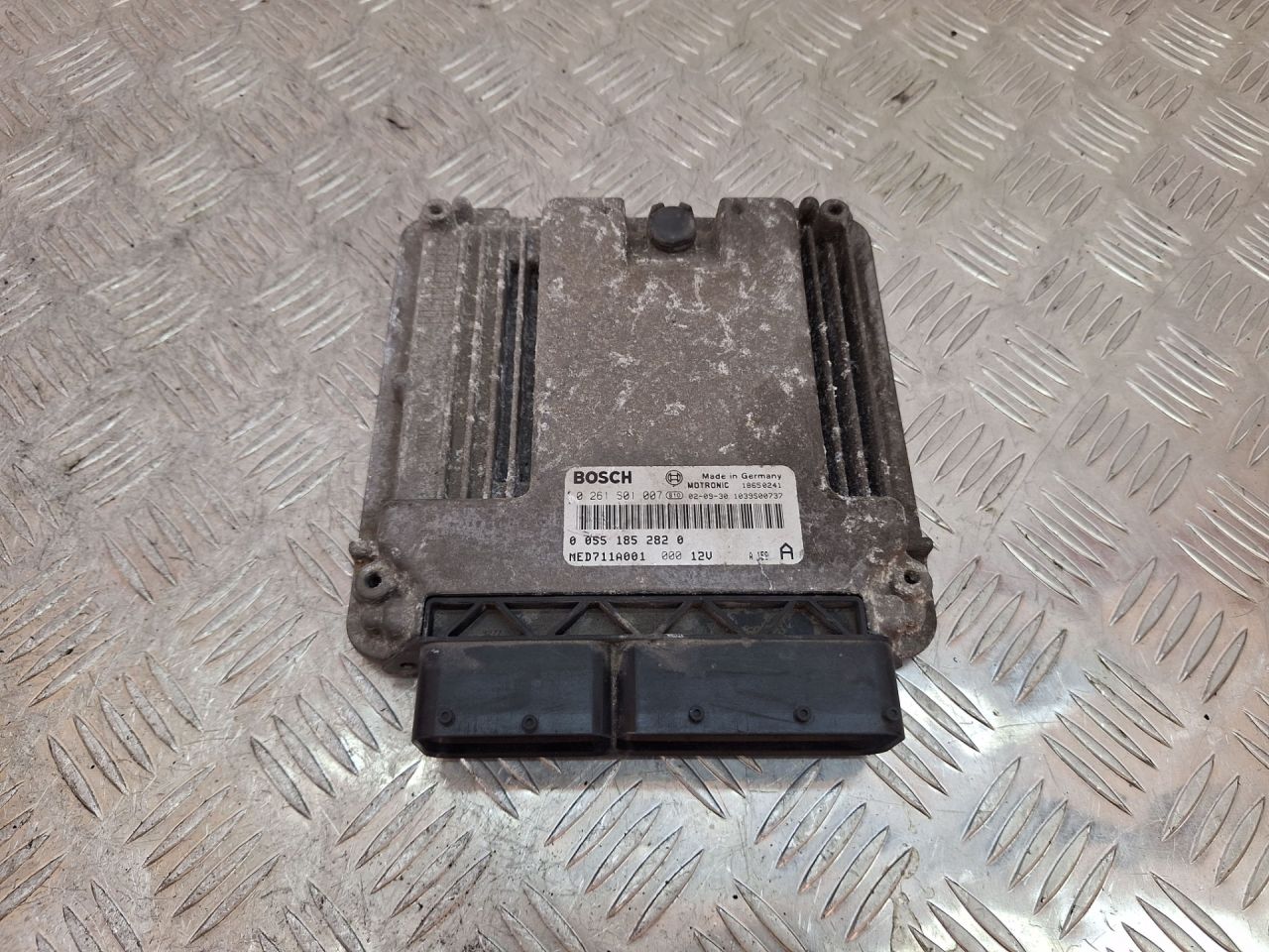 блок управления двигателем Alfa Romeo 156 1 поколение 2002, 2.0 л., 937 A1.000, бензин, МКПП, черный, универсал, передний привод, 00551852820, 0261S01007, 1039S00737 - фото №1