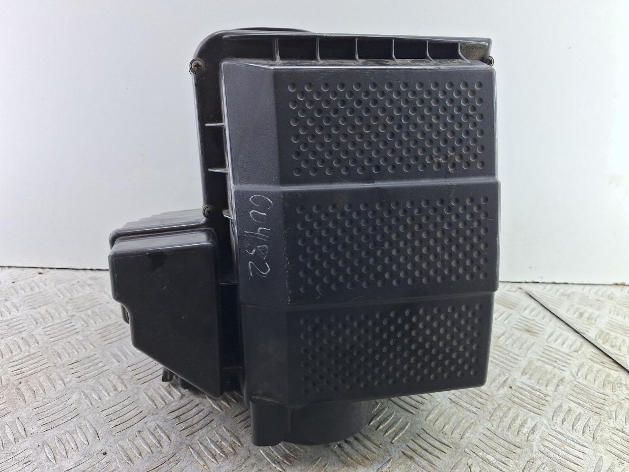 корпус воздушного фильтра Land Rover Discovery 3 поколение L319 2007, 2.7 л., 276DT, дизель, АКПП, серый, внедорожник 5 дв., полный привод, 4619685911, PHB000498 - фото №1