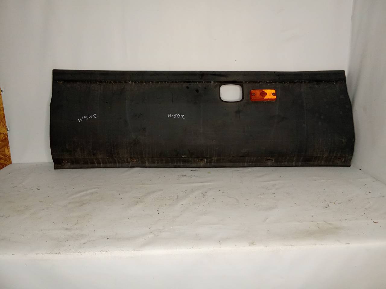 молдинг (накладка кузовная) IVECO Daily 3 поколение 50с14 2006, 3.0 л., F1CE0481A, дизель, 6МКПП, желтый, микроавтобус, задний привод - фото №1