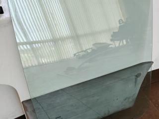 стекло двери передней правой IVECO Daily 3 поколение 40C13 2005, 2.8 л., дизель, микроавтобус, 43R-00048