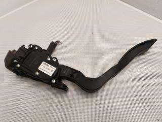 педаль Renault Duster 1 поколение HSA 2013, 1.5 л., K9K 896, дизель, 6МКПП, белый, внедорожник 5 дв., 8200501553, 180102185R