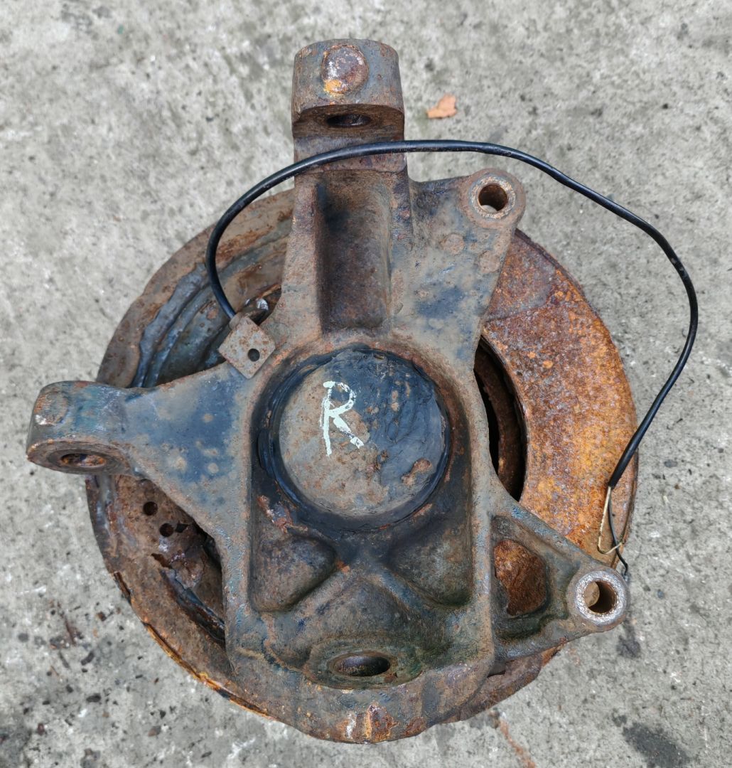 кулак поворотный правый IVECO Daily 6 поколение 35c12 2017, 2.3 л., F1AFL411B, дизель, АКПП, грузовик, 5802384559 - фото №1