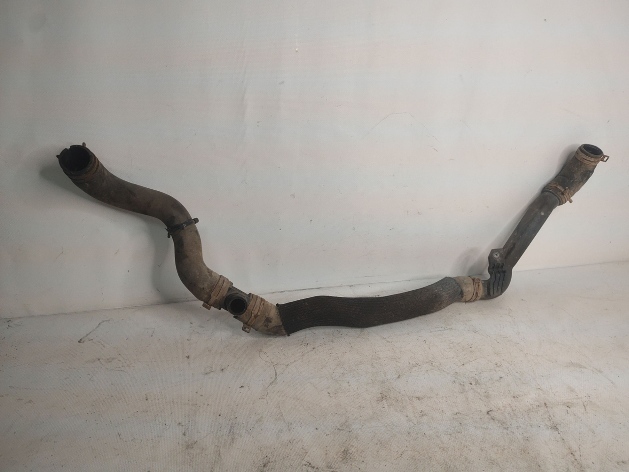 патрубок радиатора Ford Transit 8 поколение L3H2 2017, 2.0 л., YMF6, дизель, 6МКПП, фургон, 2327651, 2193136 - фото №1